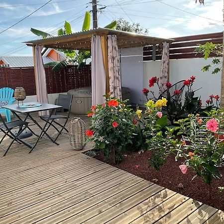 La Kaz Hibiscus, Jacuzzi Prive Villa Le Tampon Eksteriør bilde