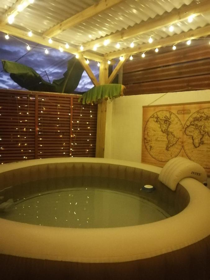 La Kaz Hibiscus, Jacuzzi Prive Villa Le Tampon Eksteriør bilde